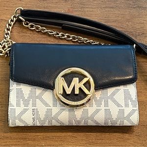 Michael Kors Monogram Wallet on Chain
